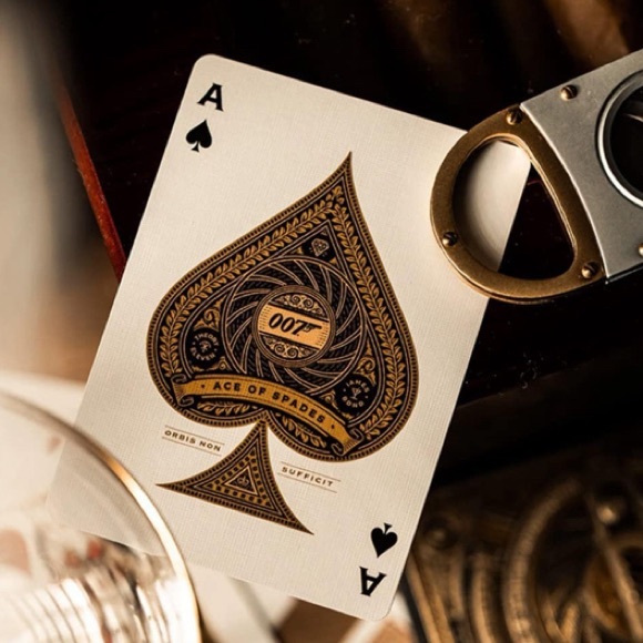 Theory11 Premium Playing Cards Deck Set - 007 James Bond Gold | Star Wars Red - Picture 7 of 15